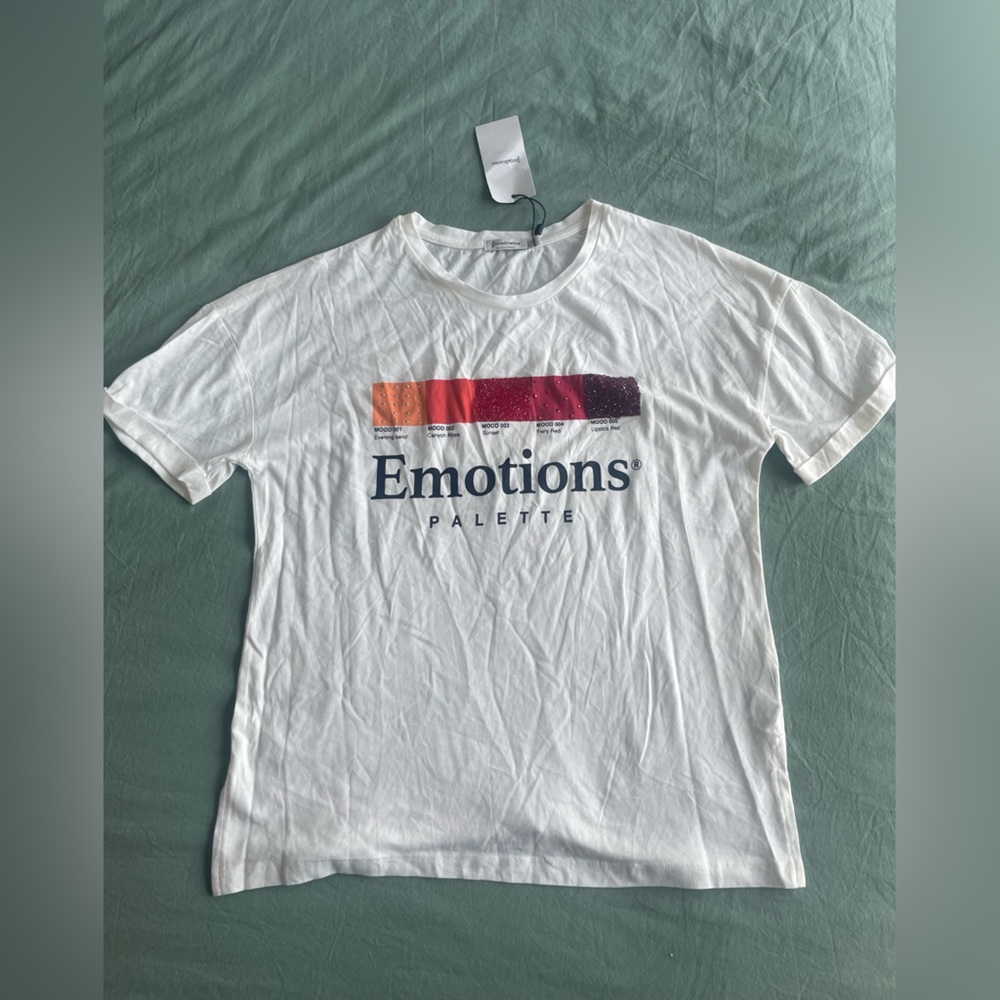 stradivarius NEW, white tee, medium, silky soft